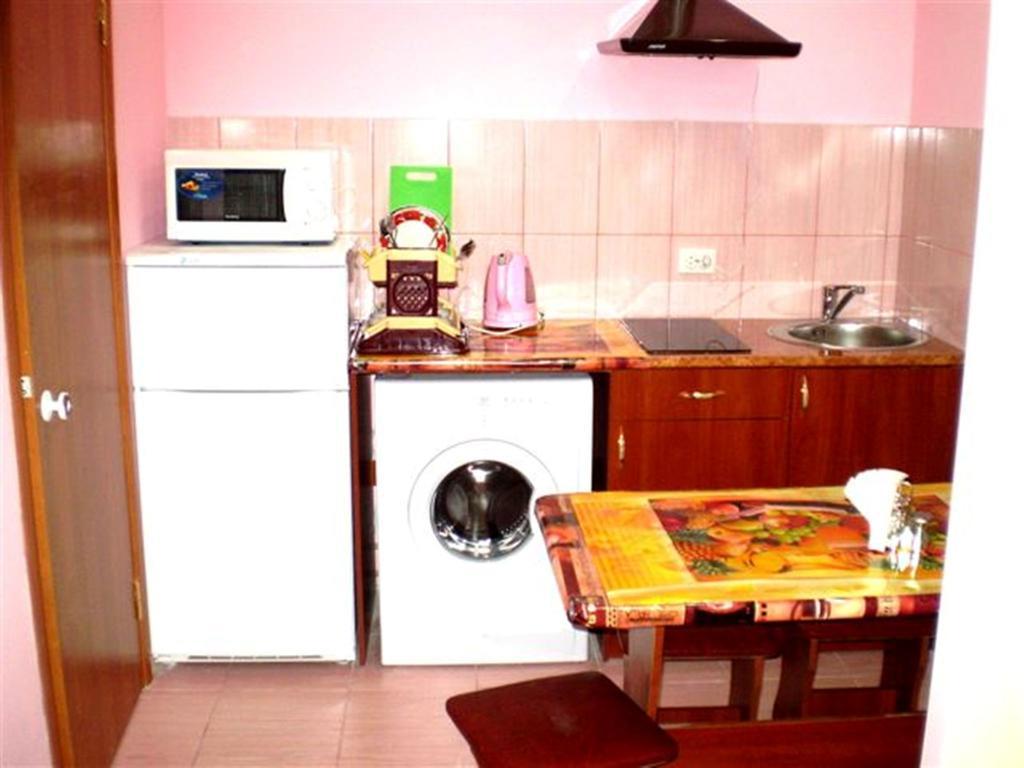 2 Комнаты 4 Дивана Чкалова-Садовая "Сити Центр" 2 Этаж Wi-Fi 2 Этажный Отдельный Дом نيكولايف الغرفة الصورة